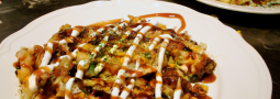 Okonomiyaki, deliciosa pizza japonesa